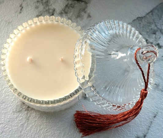 Golden Bloom Beesoy Candle - A Luxe Blend of Florals & Warm Amber Notes