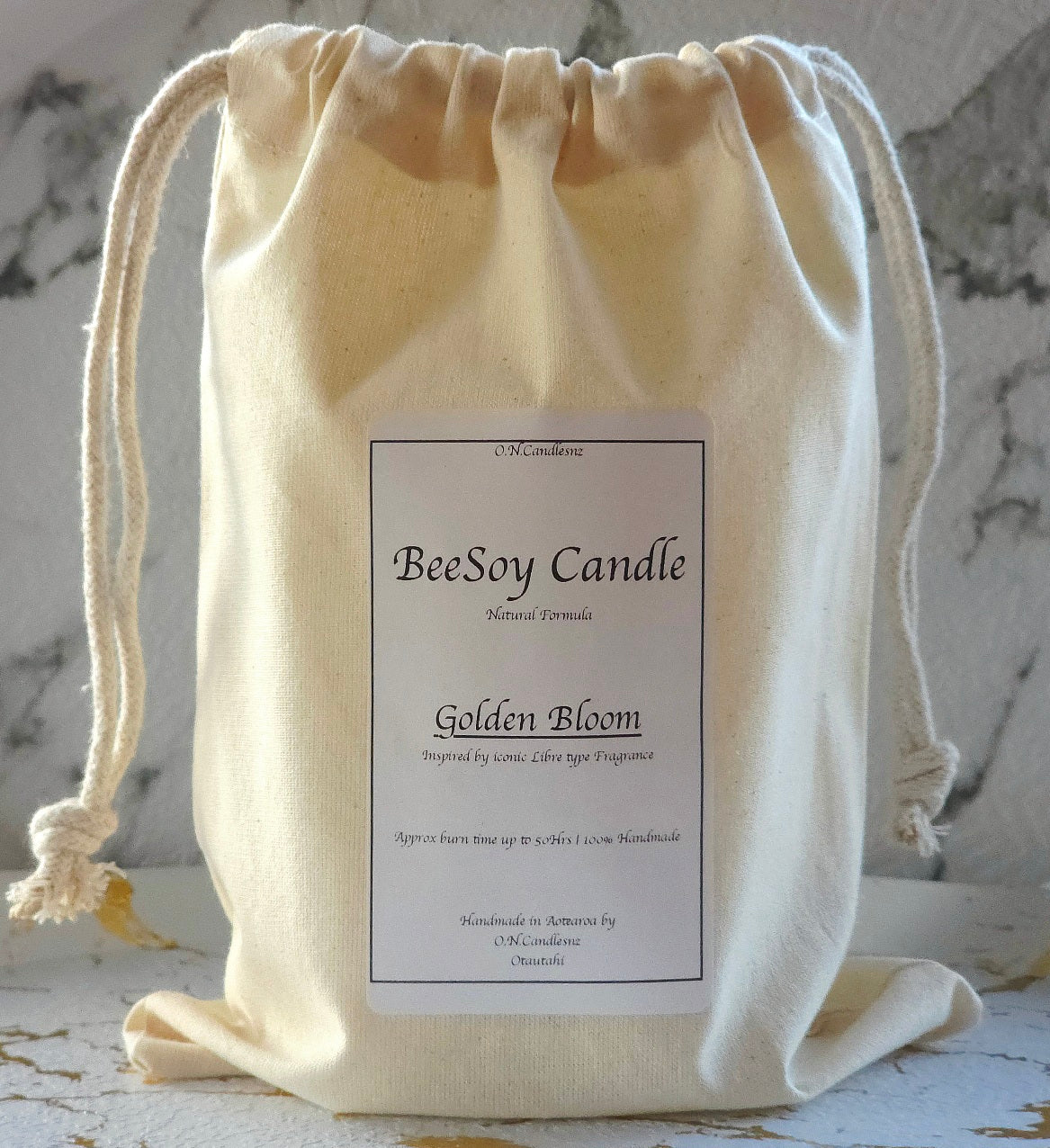 Golden Bloom Beesoy Candle - A Luxe Blend of Florals & Warm Amber Notes